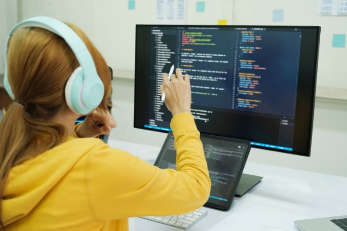 Дитина хоче стати програмістом: з чого почати?